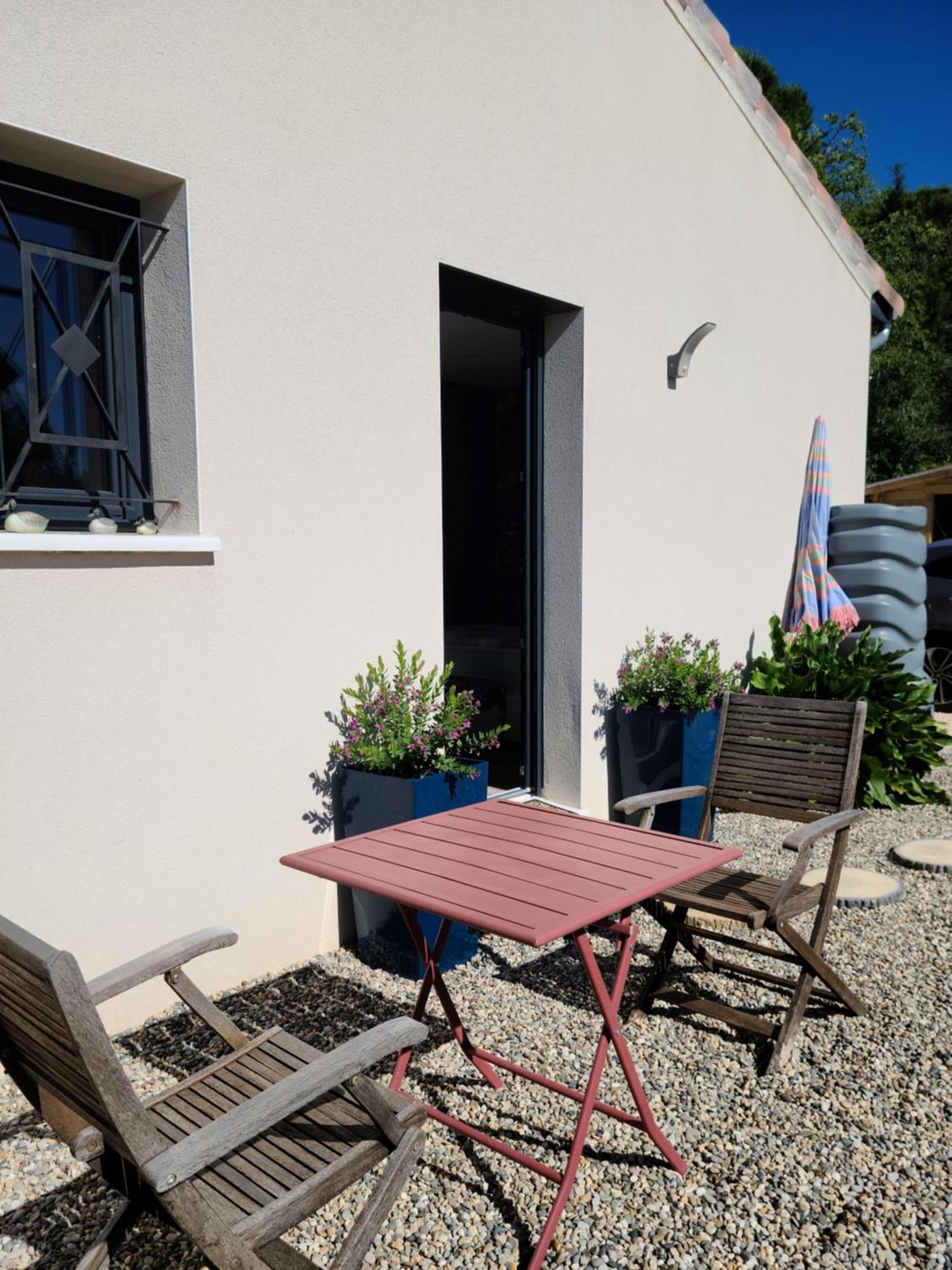 Les Papillons D'Uzes Bed & Breakfast Saint-Laurent-la-Vernède Exterior foto